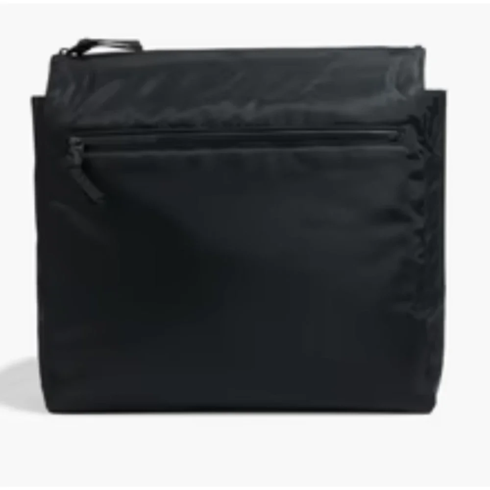 Authentic Bottega Veneta Shell Black Zip Top Laptop Computer Bag